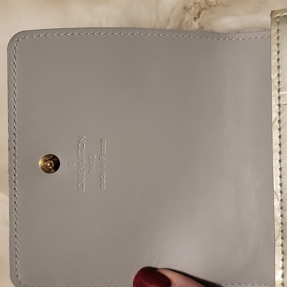 Louis Vuitton Seafoam Green Trifold  Vernis Walker Crossbody - Picture 3 of 13